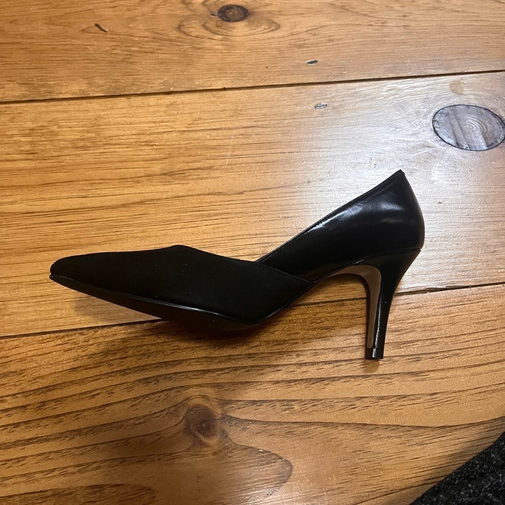 Cole Haan Kyle II Black Stiletto Heels 
Leather Pumps